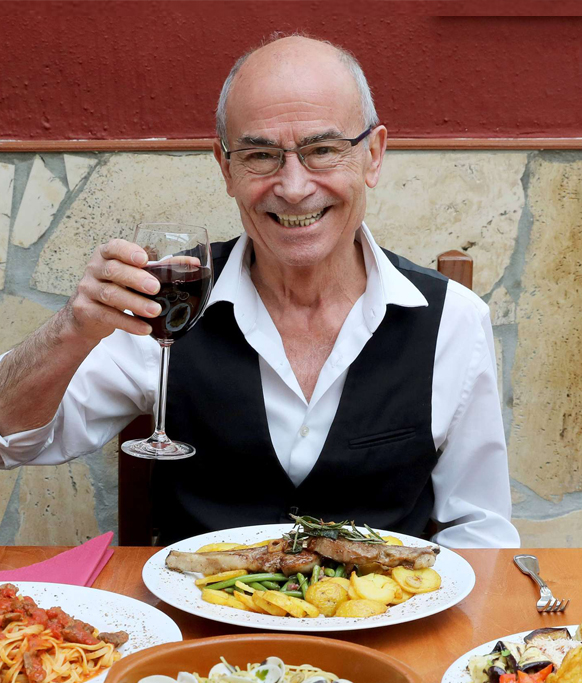 Herzlich Willkommen im Casa Nonna Rosina, der ältesten noch existierenden Pizzeria in Solingen.